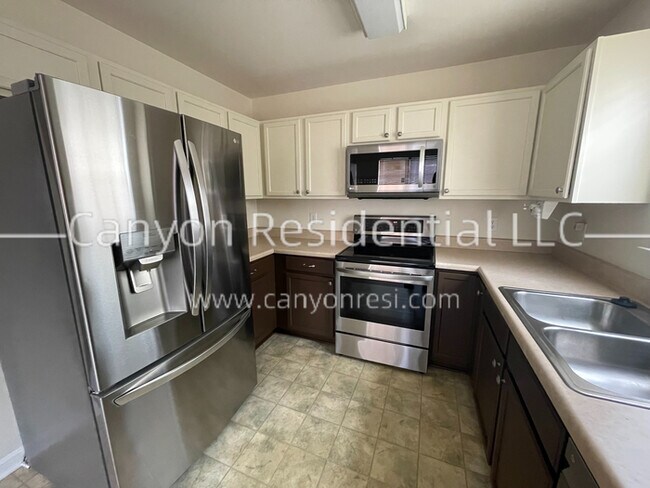 Building Photo - 3320 Trenchard Ln
