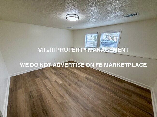 Building Photo - 816 S Montclaire Dr