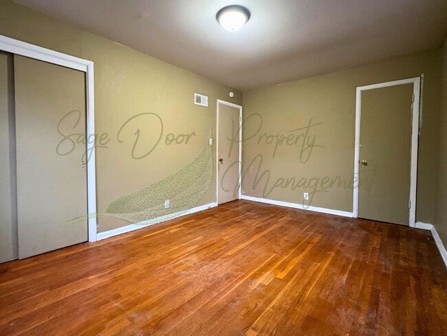 Building Photo - DUPLEX IN INDEPENDENCE!!!!