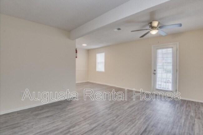 Building Photo - 2575 1/2 Tobacco Road - A
