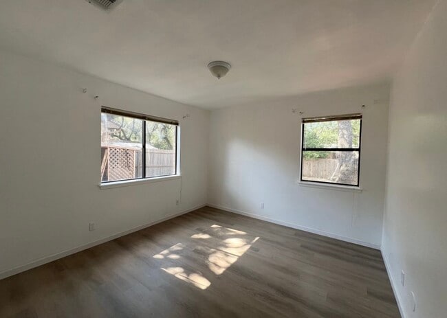 Building Photo - 4422 Meredith Woods St