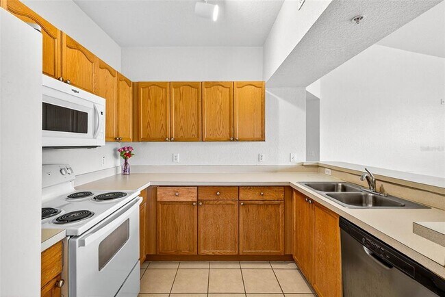 Building Photo - 5125 Palm Springs Blvd