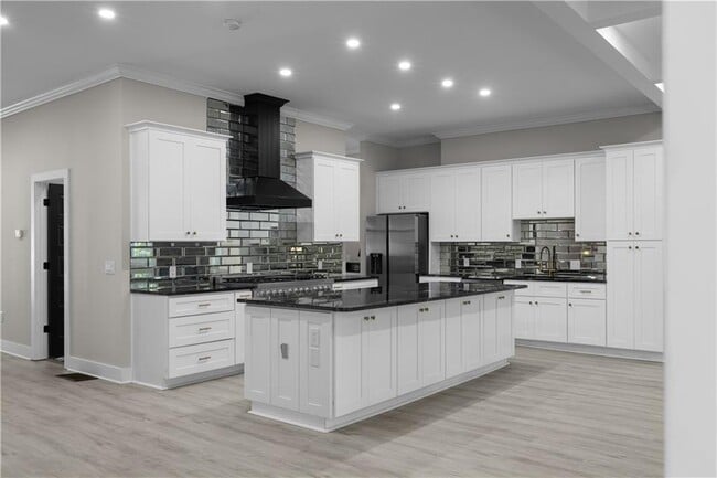 Building Photo - 1331 Diamond Ave SE