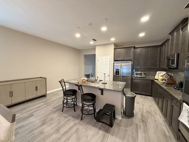 Building Photo - "Charming 3-Bed Oasis with 2 Full Baths in...