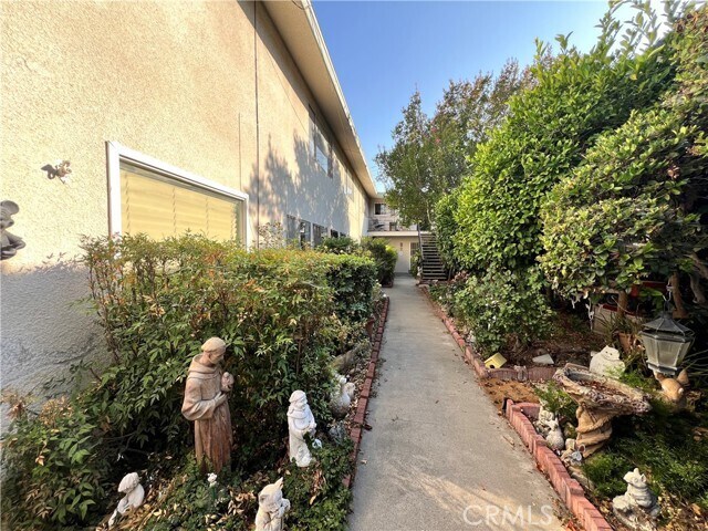 Building Photo - 171 E Ralston Ave