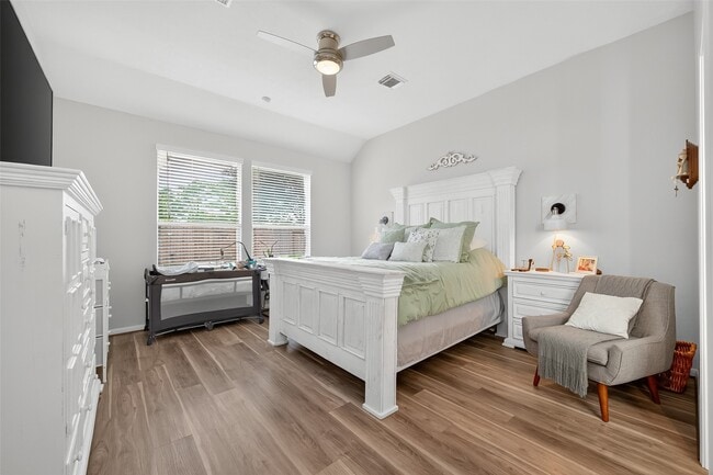 Building Photo - 19343 Dickson Park Dr