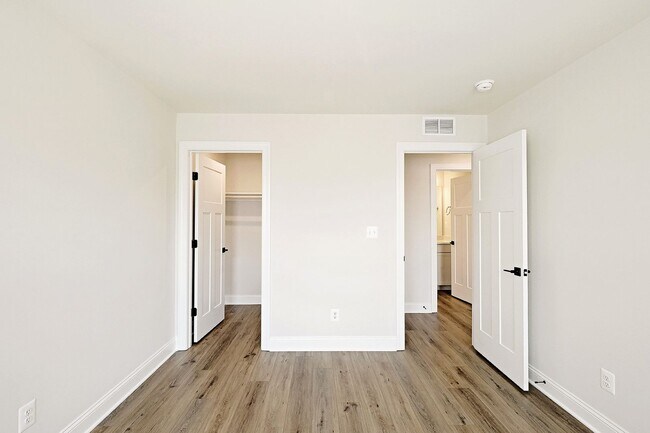 Building Photo - 2229 Leeham St