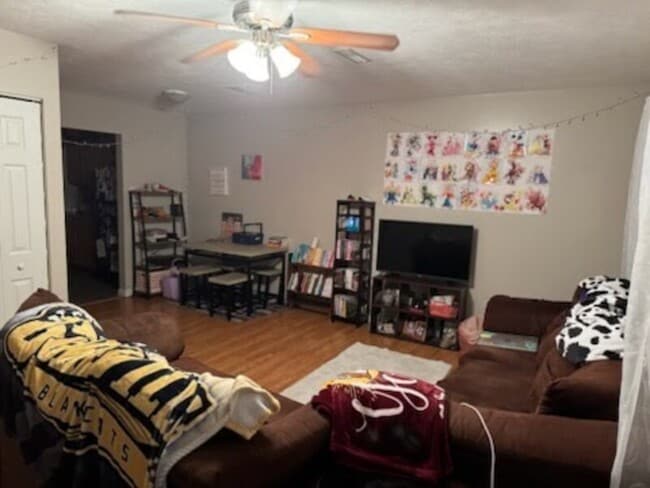 Building Photo - 322 N Ferne Clyffe Rd