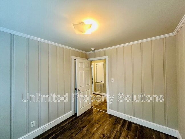 Building Photo - 5009 Park Ave