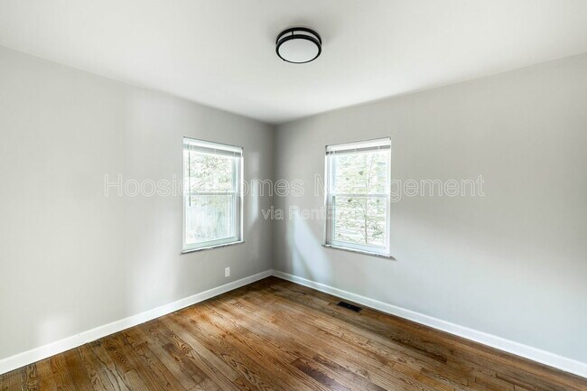 Building Photo - 5161 Primrose Ave