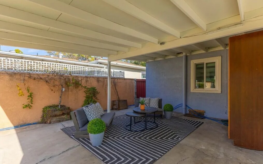 Building Photo - 1410 S Olive St