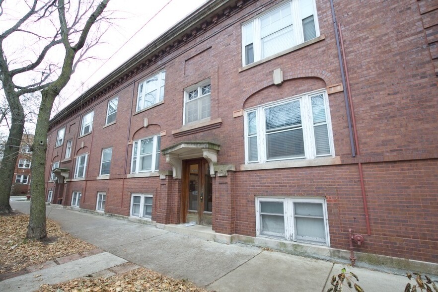 Primary Photo - 6308 N Glenwood Ave