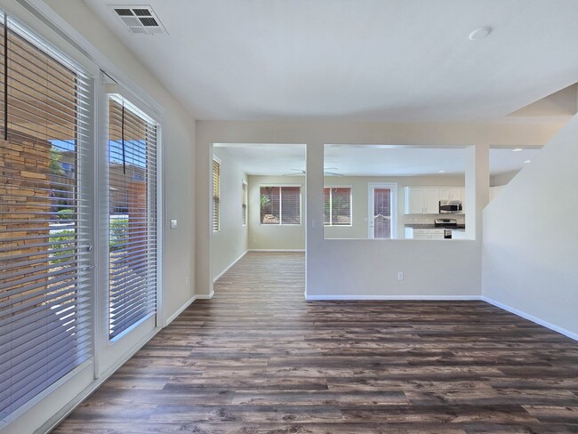 Building Photo - 5389 Hollymead Dr