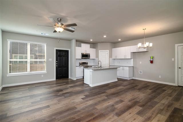 Building Photo - 727 Harvest Moon Dr