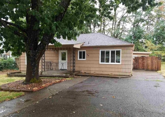 Primary Photo - 658 Browning Ave S