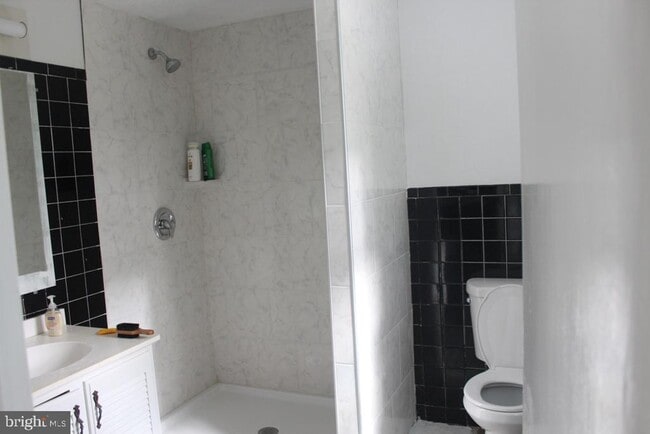 Building Photo - 408 Villanova Rd