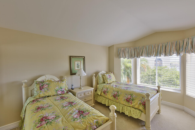 Building Photo - 392 Spyglass Way