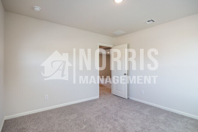 Building Photo - MOVE-IN SPECIAL: Large Home in Coolidge