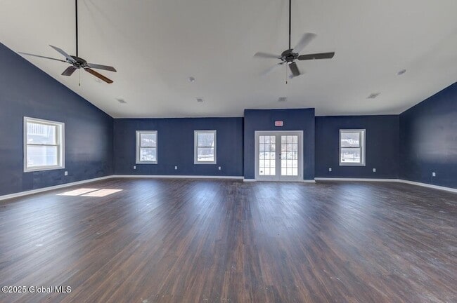 Building Photo - 55 Renaissance Ln