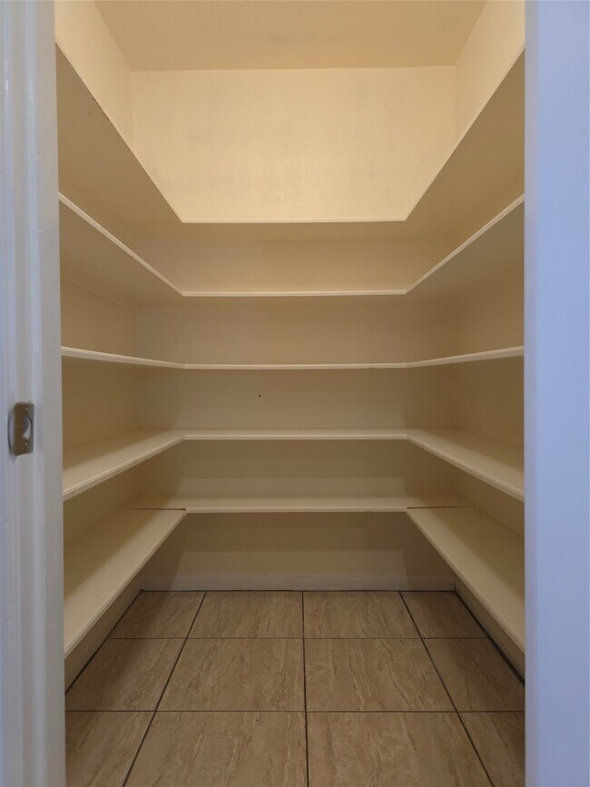 Building Photo - 11114 Opatrny Meadows Ln