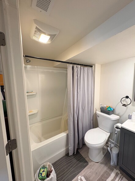 downstairs bathroom - 3212 57th St
