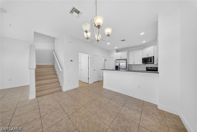 Building Photo - 1435 Santiago Cir