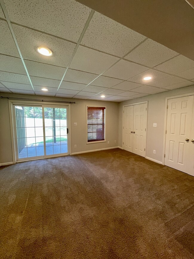 Building Photo - 198 Mulberry Cir