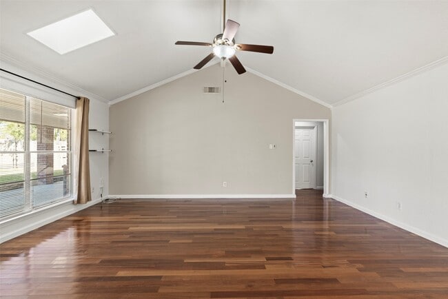 Building Photo - 8818 Edgemoor Dr