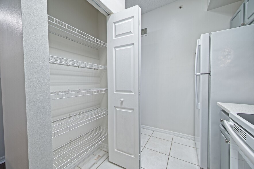 Kitchen Pantry - 5701 Bentgrass Dr