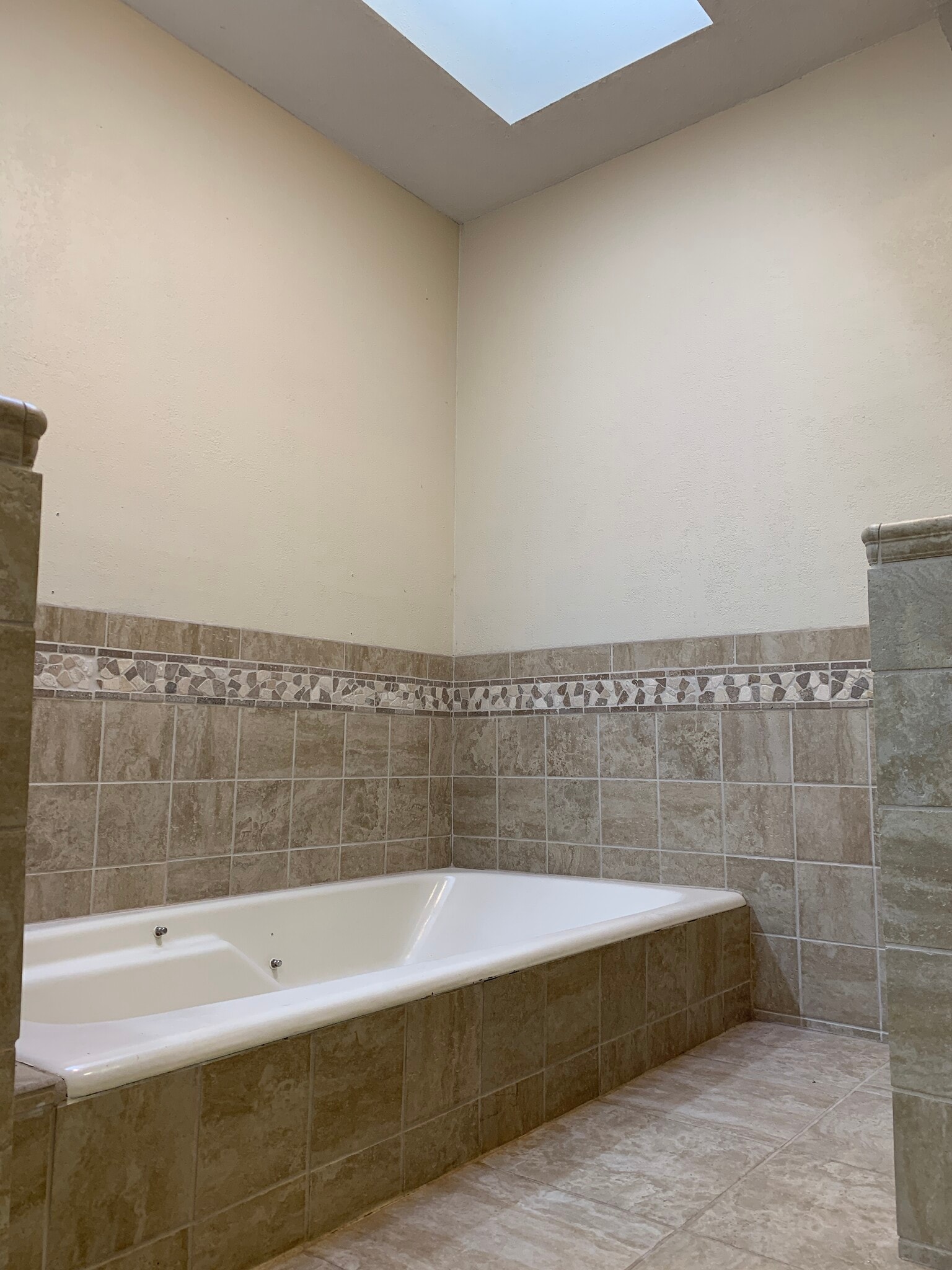 Building Photo - 5207 90th St