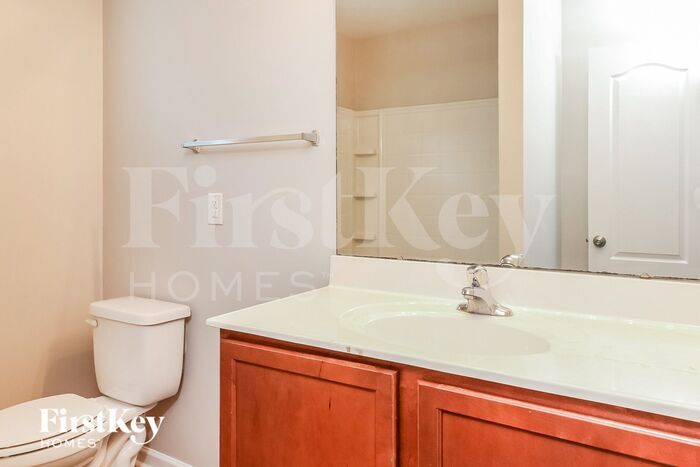 Building Photo - 7429 Hidden Creek Dr