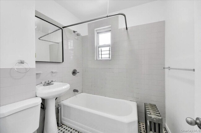 Building Photo - 3 221st St