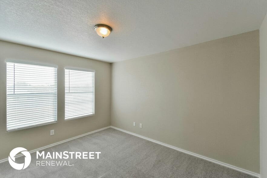 Building Photo - 338 Spruce Breeze