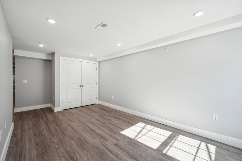 Building Photo - 707 W Cumberland St