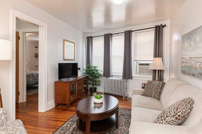 Primary Photo - 658 Lancaster Ave