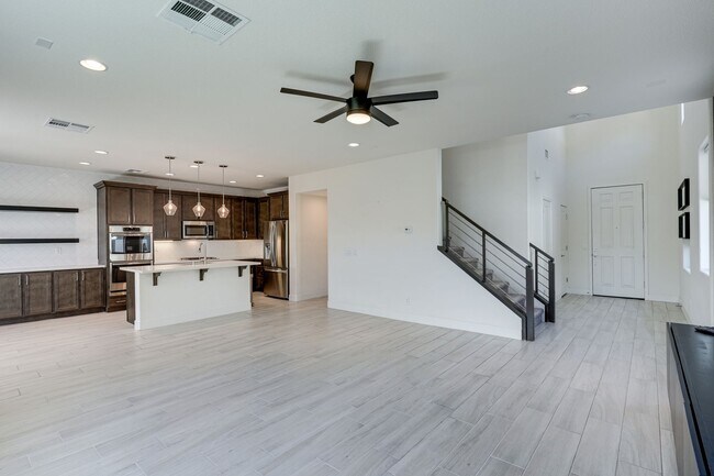 Building Photo - Absolutely Amazing Home in the Southwest! Check it out today!