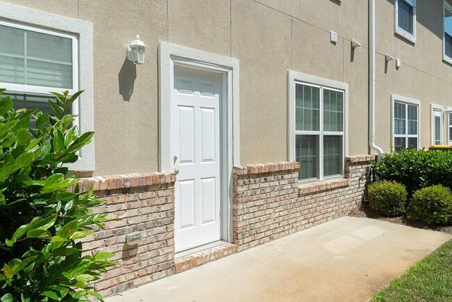 Building Photo - 1469 Bentley Cir