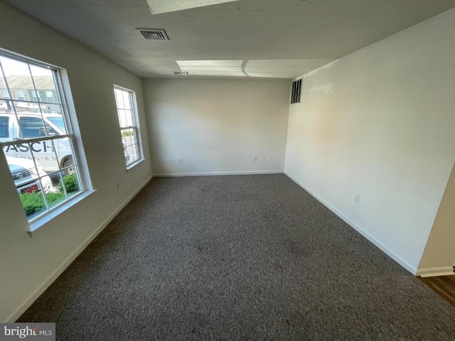 Building Photo - 388 Cherry St