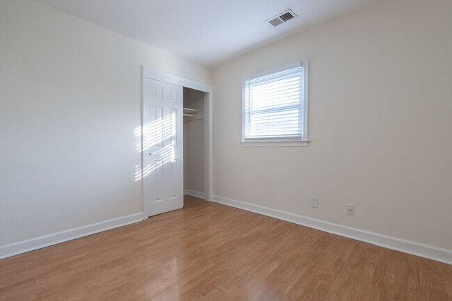 Building Photo - MOVE IN READY 4-bedroom Ranch home nestled in the Heart of Norfolk!