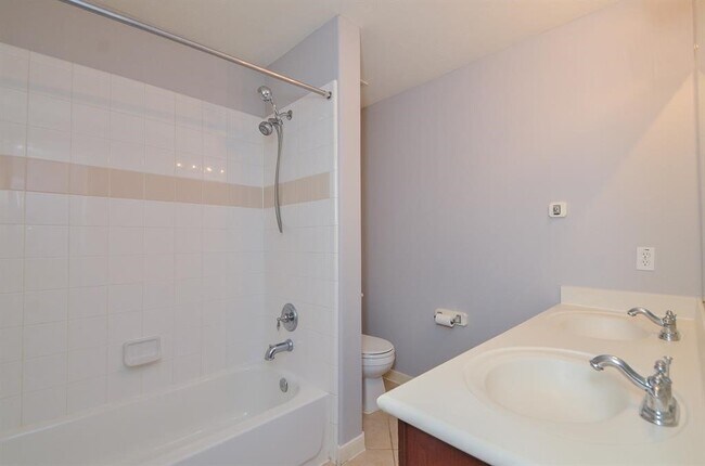 Building Photo - 6726 Oakman Ln
