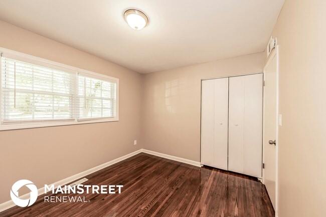 Building Photo - 1129 Roebuck Lawn Dr