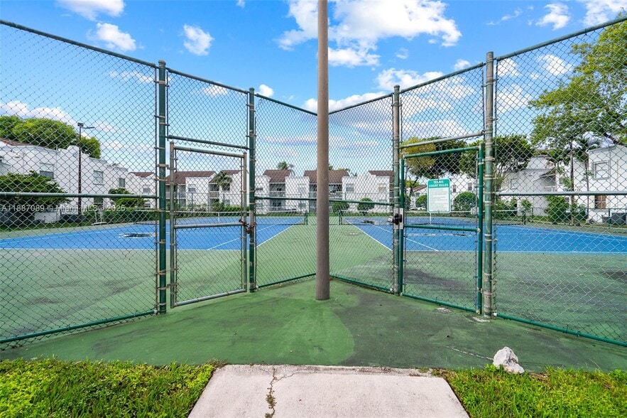 Building Photo - 4743 NW 97th Ct