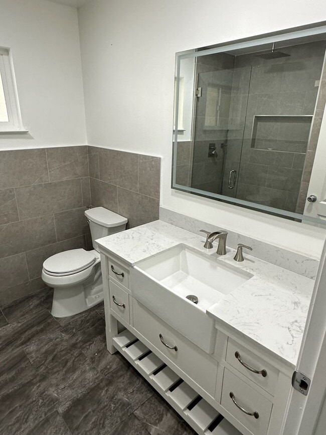 Building Photo - 5217 W Howard Ct