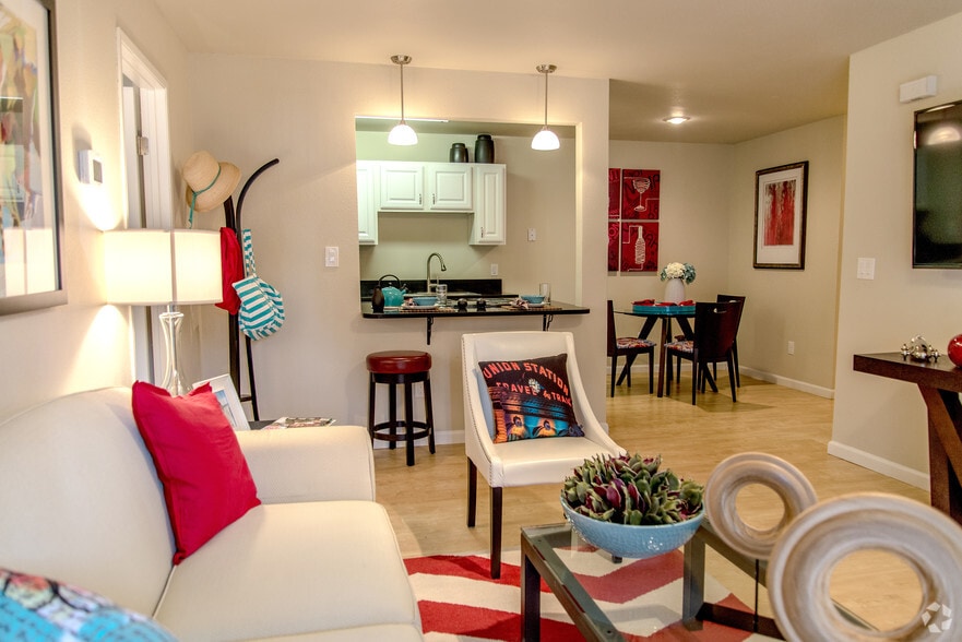 Living Area - Edge DTC