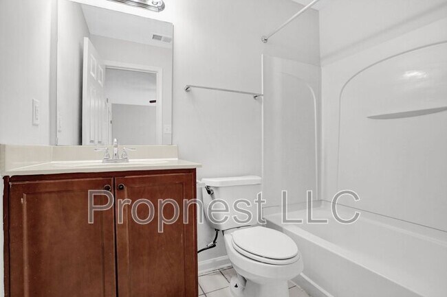 Building Photo - 866 Barrington Woods Cove