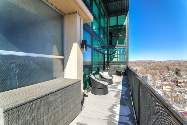 Building Photo - Fully Furnished Penthouse in Citywalk Downtown.  Short term okay