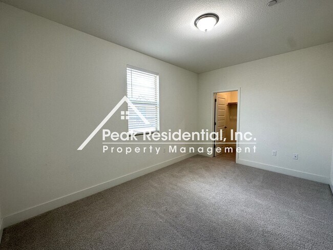 Building Photo - Beautiful Newer Elk Grove 3bd/2.5ba Home with 2 Car Garage