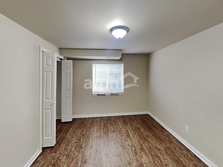 Building Photo - 3595 S Feulner Dr