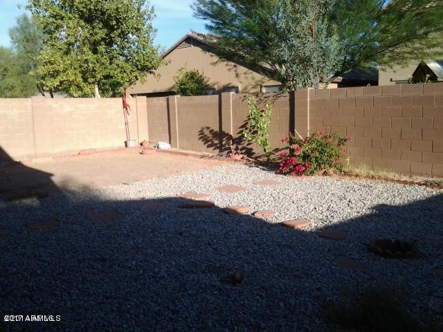 Building Photo - 9013 W Kirby Ave