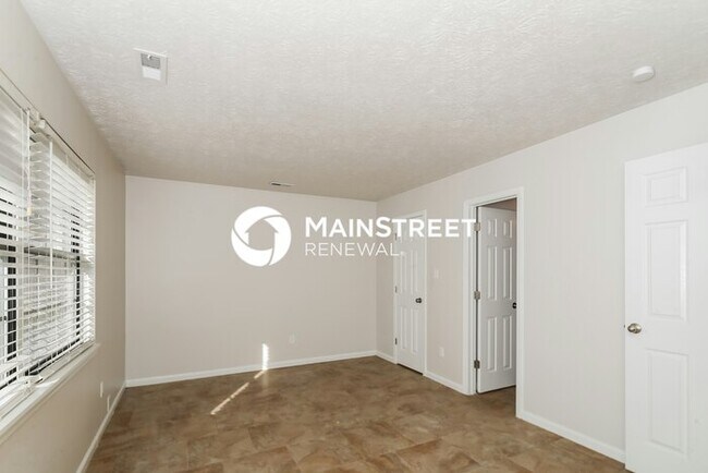 Building Photo - 3 Bedroom Pet-Friendly Home in INDIANAPOLIS, IN with Main Street Renewal